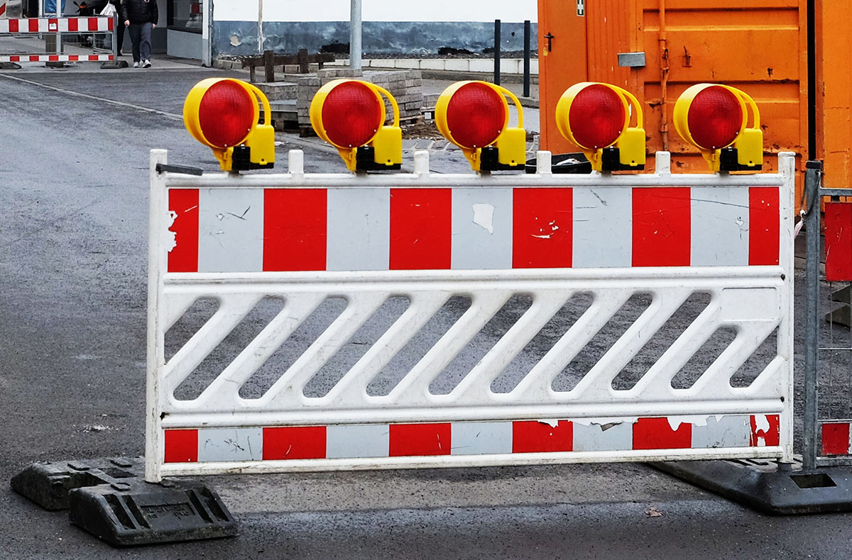 Einmndung Am Schlosspark/B42 vorbergehend gesperrt 