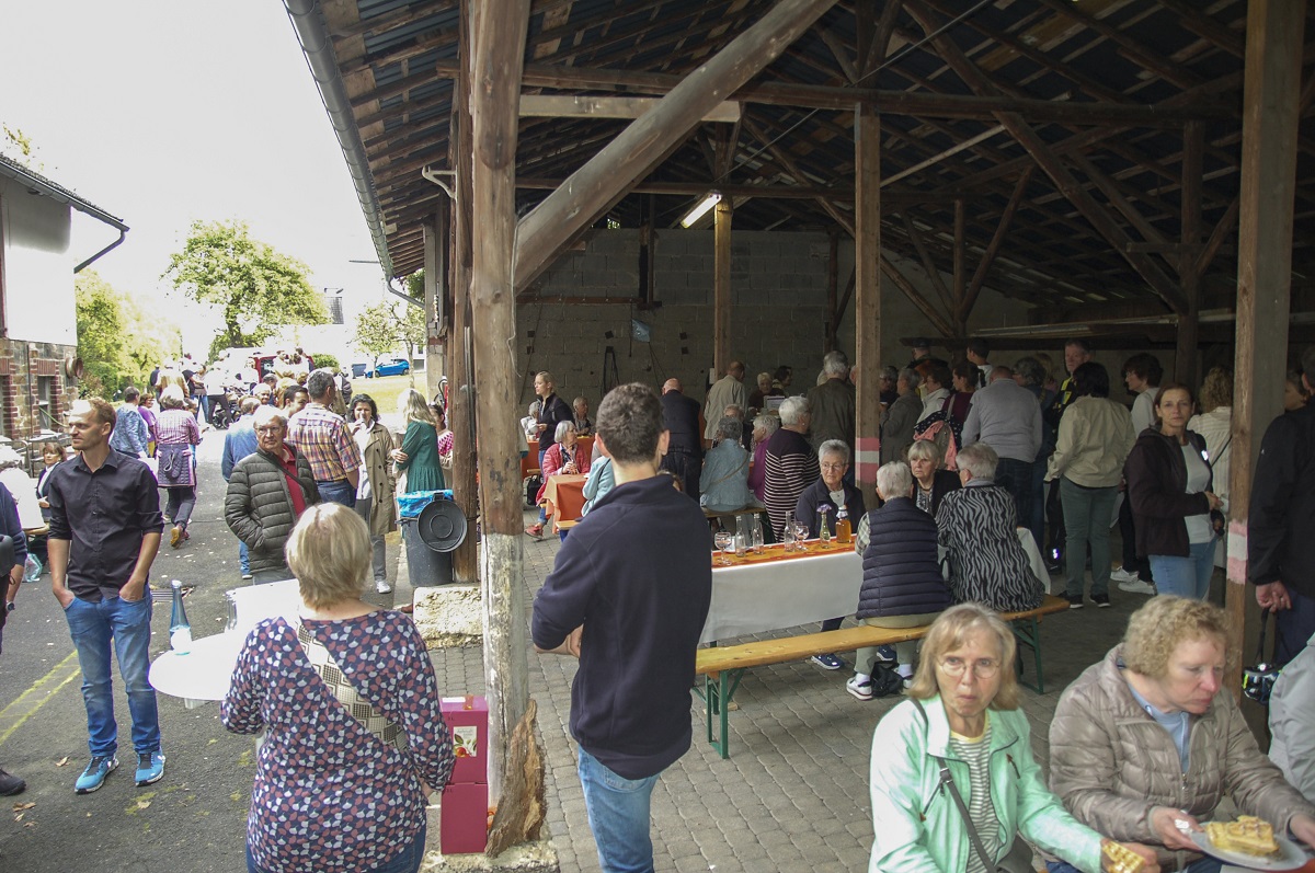 Viel los war beim ersten Apfelfest am kumenischen Hospiz Kloster Bruche. (Fotos: Diakonie in Sdwestfalen)