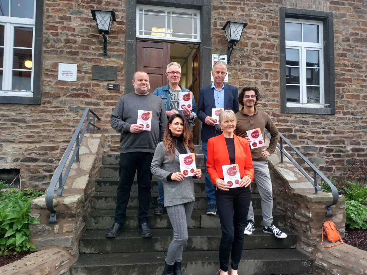 Das beliebte Straenmusikfestival "Ars Fontana" findet am 15. und 16. Juni
als Gemeinschaftsprojekt von Michael Hommerich, des Vereins Touristik & Gewerbe e.V.,
der Tourismus Siebengebirge GmbH und der Kulturstadt Unkel statt (Foto: Beate Johl)

