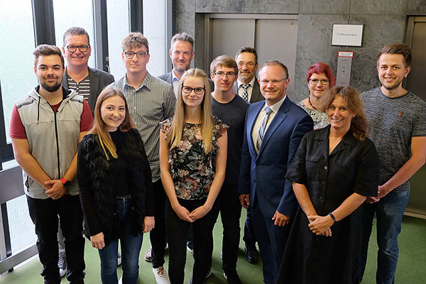 Quintett beginnt Ausbildung bei der Stadtverwaltung 