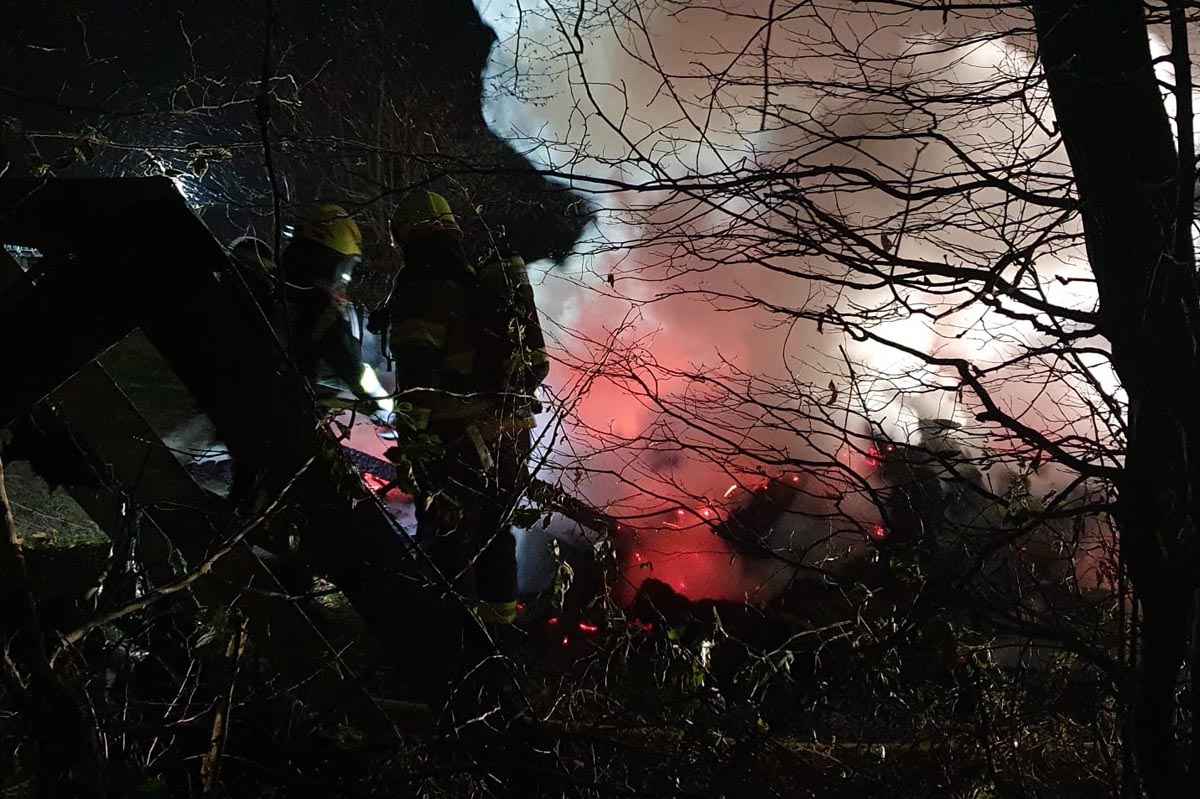 Das Nebengebude stand bei Eintreffen im Vollbrand (Bilder: kk)