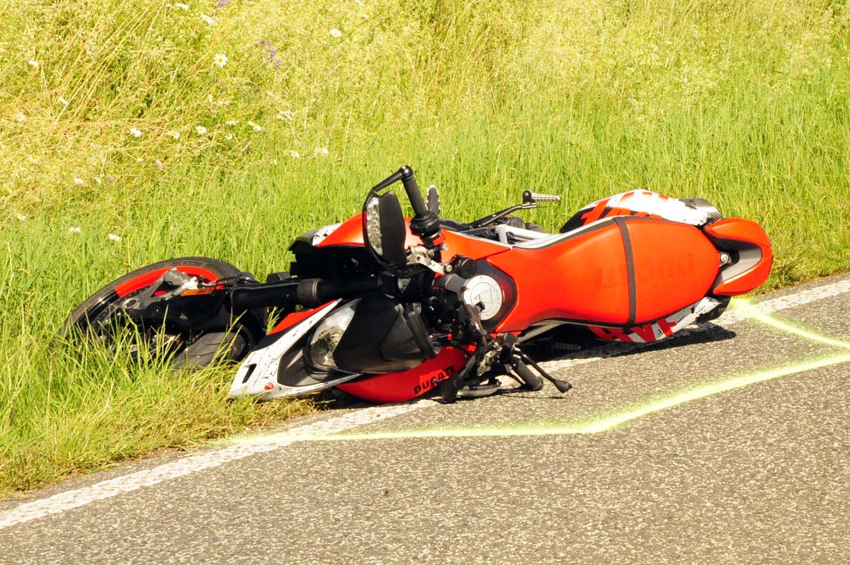 Das Motorrad wurde erheblich beschdigt (Bild: kk)