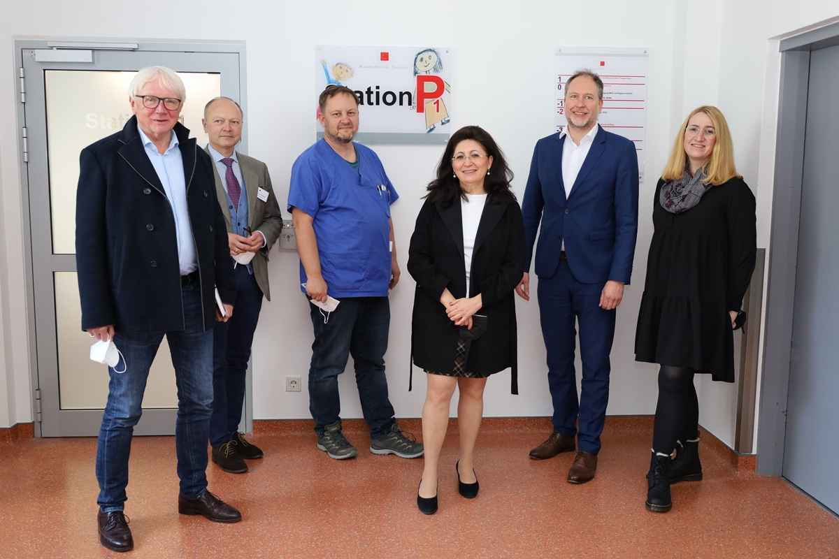 Baradari zu Besuch in Siegener Kinderklinik