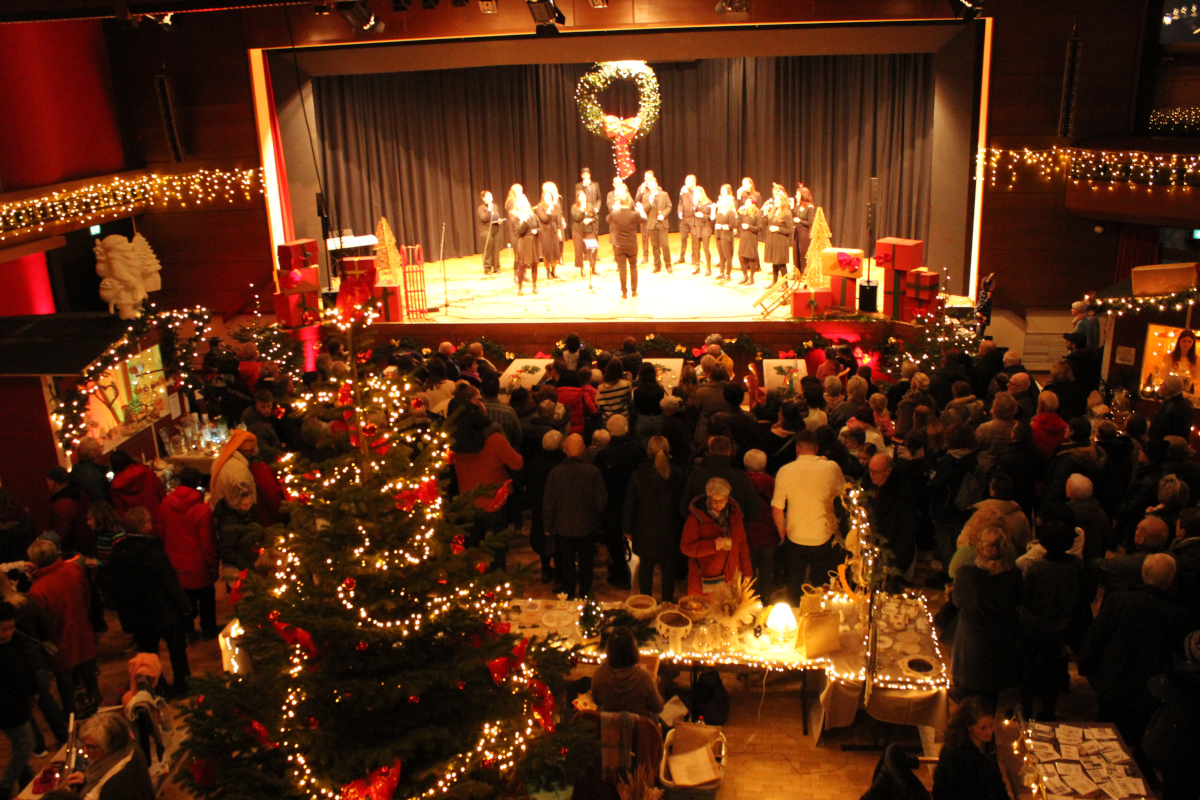 "Gemeinsam statt einsam": berwltigender Zuspruch beim Betzdorfer Weihnachtsmrktchen