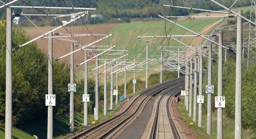 Bahn erneuert Gleise und Weichen auf der Schnellfahrstrecke Kln-Rhein/Main