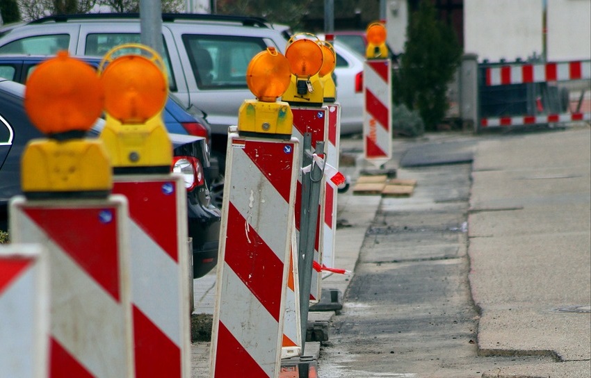 Auf Versammlungen wird ber Baustelle in Niederschelderhtte informiert