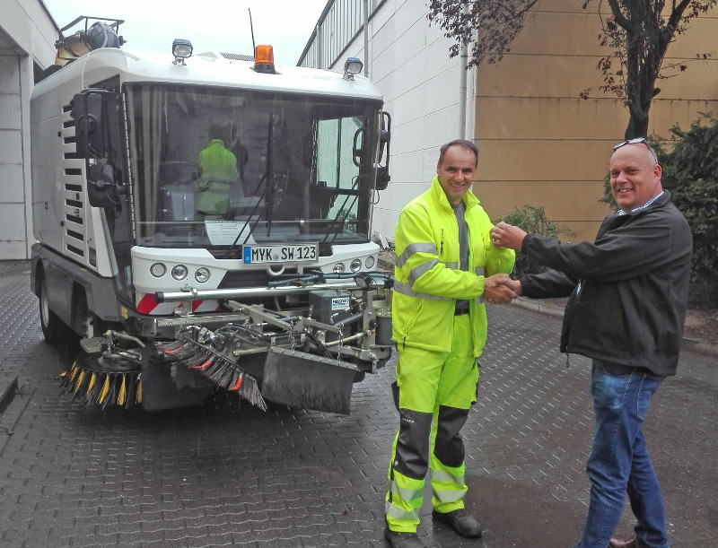 Neue Kehrmaschine nimmt Fahrt auf