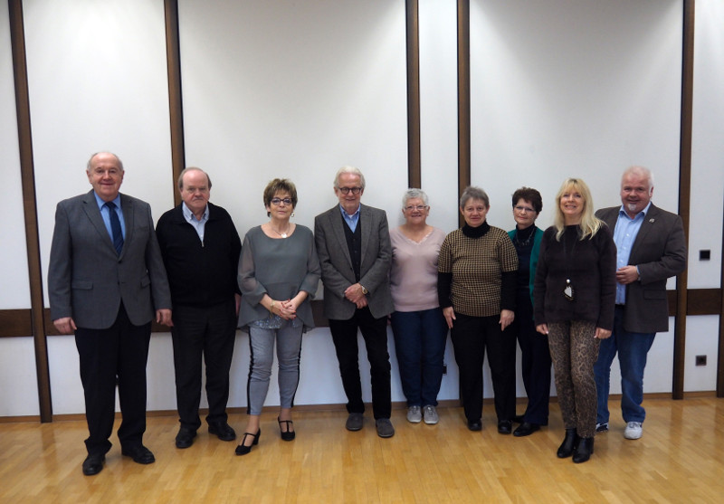 v.l.n.r.: Erster Beigeordneter Bernhard Wiemer, Werner Kroneberger, Rita Rehfisch, Manfred Hendrichs, Ktheliese Simon, Resi Bendel, Ulrike Matz, Gaby Zils und Ferhat Cato (Geschftsstelle Beirte). Foto: Stadt Bendorf