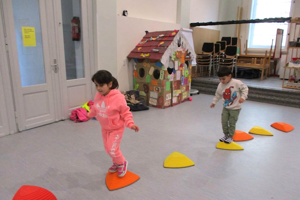 Freude an Bewegung: Die Kinder des Herrnhuter Kinderhauses und der Kinderkrippe Rheintalwiese nahmen die abwechslungsreichen Angebote am Bewegungsaktionstag mit groem Eifer an. Foto: Kathrin Kunz