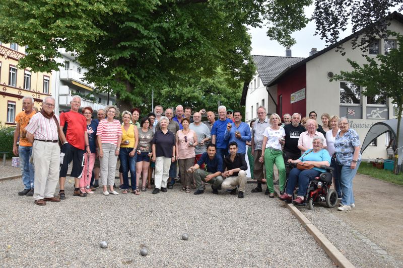 Groe Beteiligung am Boule-Picknick in den Goethe-Anlagen