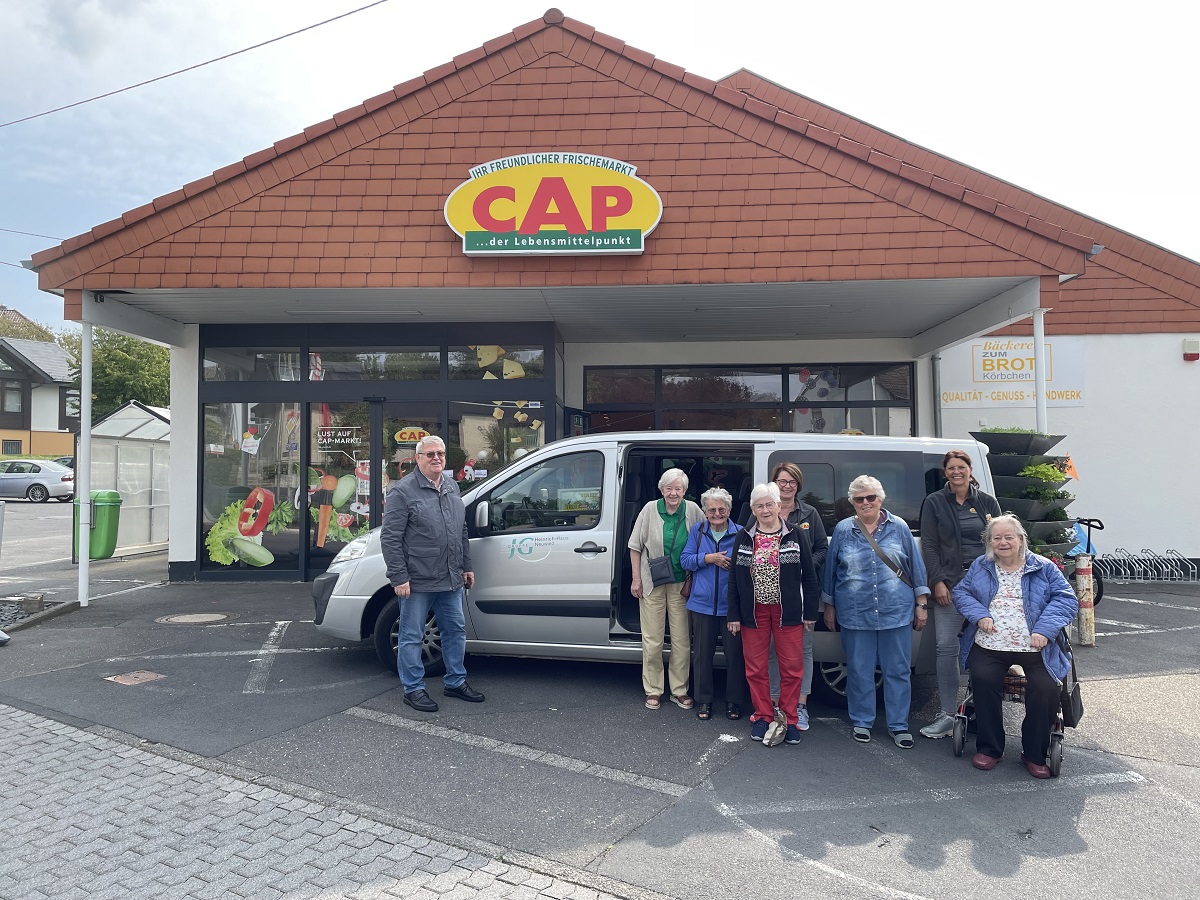 Mit dem Chauffeur zum Einkauf und Kaffeeklatsch