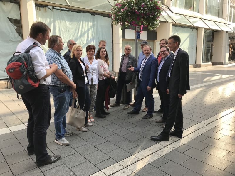 Die Mitglieder der CDU-Fraktion werden bald vor keinem Leerstand in Herzen der Innenstadt mehr stehen, denn das Modehaus Sinn hlt Einzug in der Stadt. Foto: CDU Neuwied