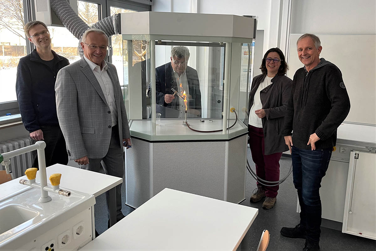 Carmen-Sylva-Schule ist naturwissenschaftlich auf dem modernsten Stand der Technik 