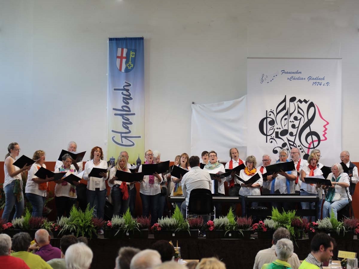 United Voices Horhausen laden zum musikalischen Spaziergang durch den Broadway ein