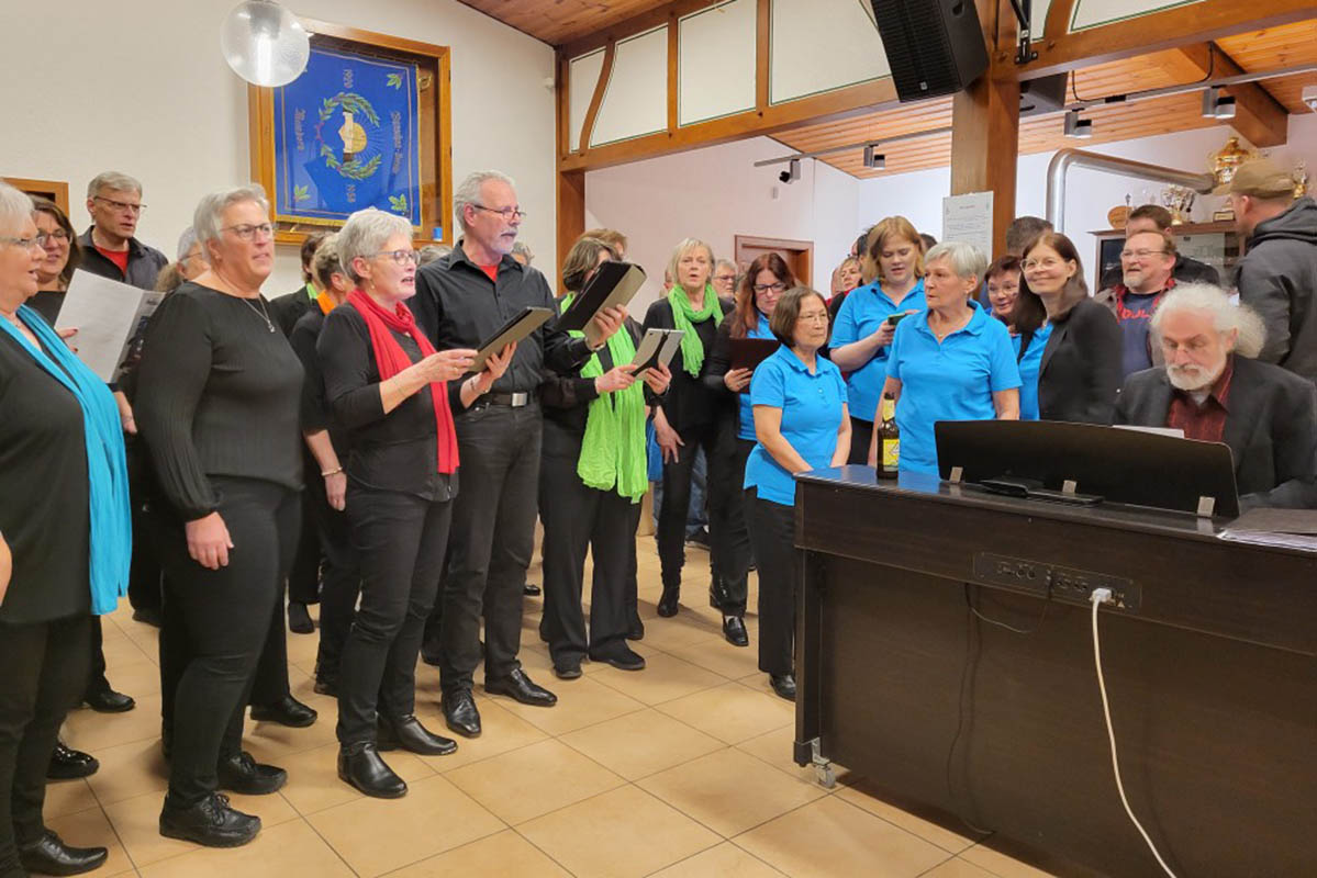 Erfolgreiche und stimmungsvolle Chorparty mit vielen musikalischen Highlights in Meinborn