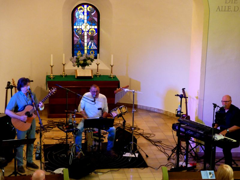 Corzilius, Dames, Hoff in der Oberbieberer Kirche