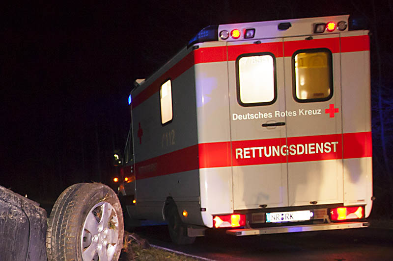 Die junge Frau musste mit schweren Verletzungen in ein Krankenhaus gebracht werden. Symbolfoto