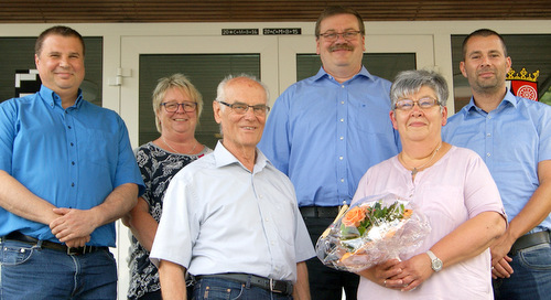 Glckwnsche fr die Jubilarin: (von links) Marco de Nichilo, Susanne Gockel, Friedhelm Steiger, Klaus Becher, Rita Quint und Michael Herzog. (Foto: Verbandsgemeindeverwaltung Wissen)  