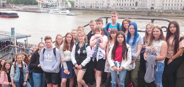 Insgesamt 36 Schlerinnen und Schler des Wissener Kopernikus-Gymnasiums besuchten England. (Foto: Schule)