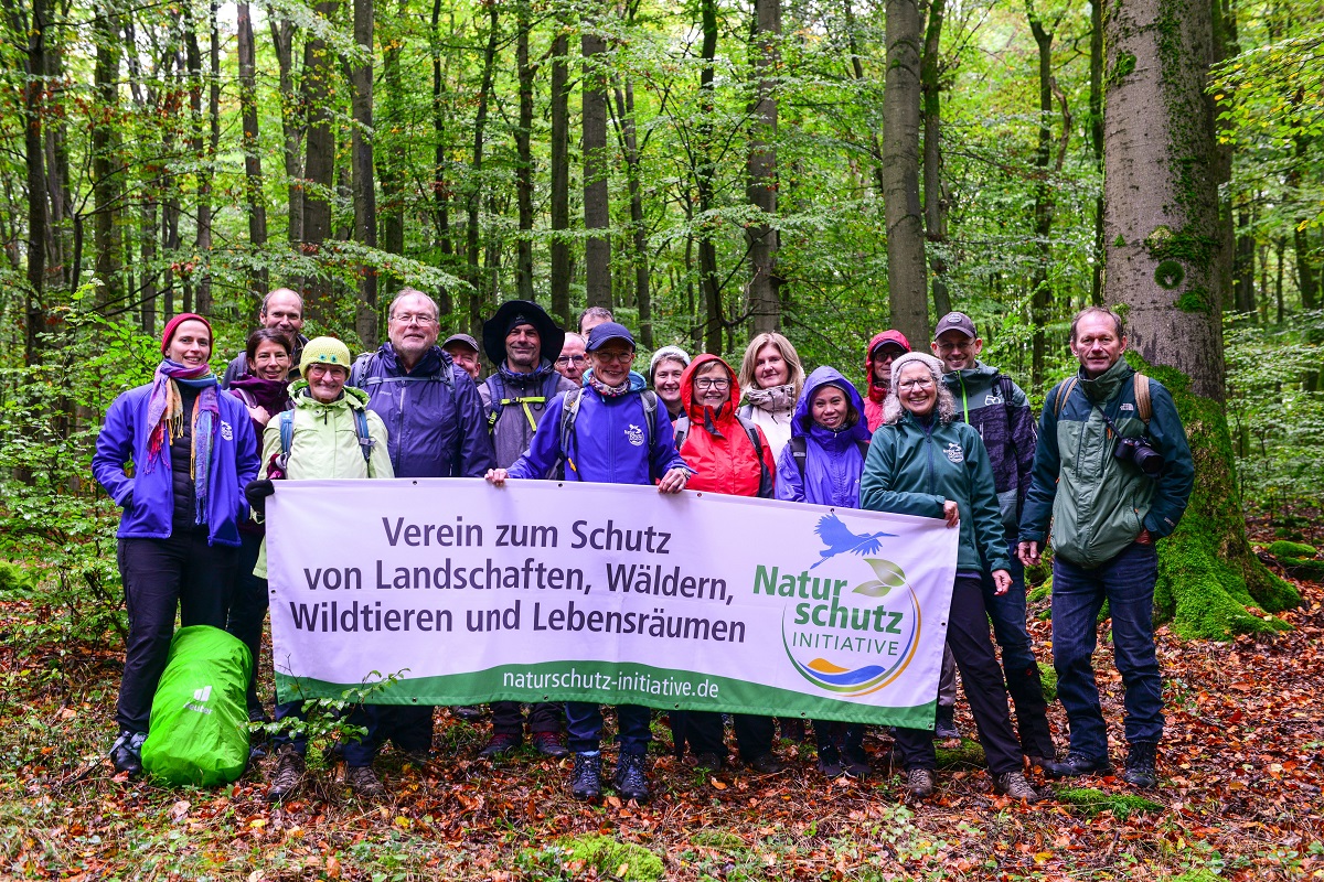 Die vierstndige Exkursion stie bei allen Teilnehmern auf groe Zustimmung mit groer Anerkennung fr die kompetente Naturschutzarbeit der NI. (Foto: Harry Neumann)