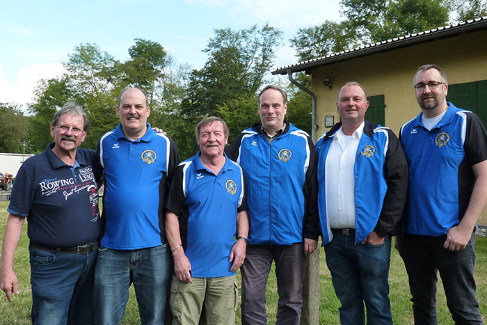 In Nodhausen prsentiert sich die erfolgreiche Truppe der NSG unserem Fotografen mit (von links): Wido Kopper, Peter Bahl, Uwe Hanf, Stephan Blsner, Torsten Bilio und Matthias Buddenberg. Foto: Hans Hartenfels