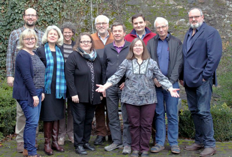 Der Dekanatssynodalvorstand des Evangelischen Dekanats Westerwald (v.l.) Pfr. Benjamin Schiwietz, Ute Flgel, Margit Limpert, Ulrike Haude, Pfrin. Swenja Mller, Prses Bernhard Nothdurft, Dr. Frank Griess, Pfr. Axel Elsenbast, Ricarda Schneider, Dieter Eller, Dekan Dr. Axel Wengenroth. Foto: Sabine Hammann-Gonschorek
 