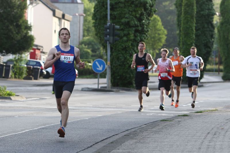 Rhein-Wied-Stadion platzte zum Deichlauf aus allen Nhten