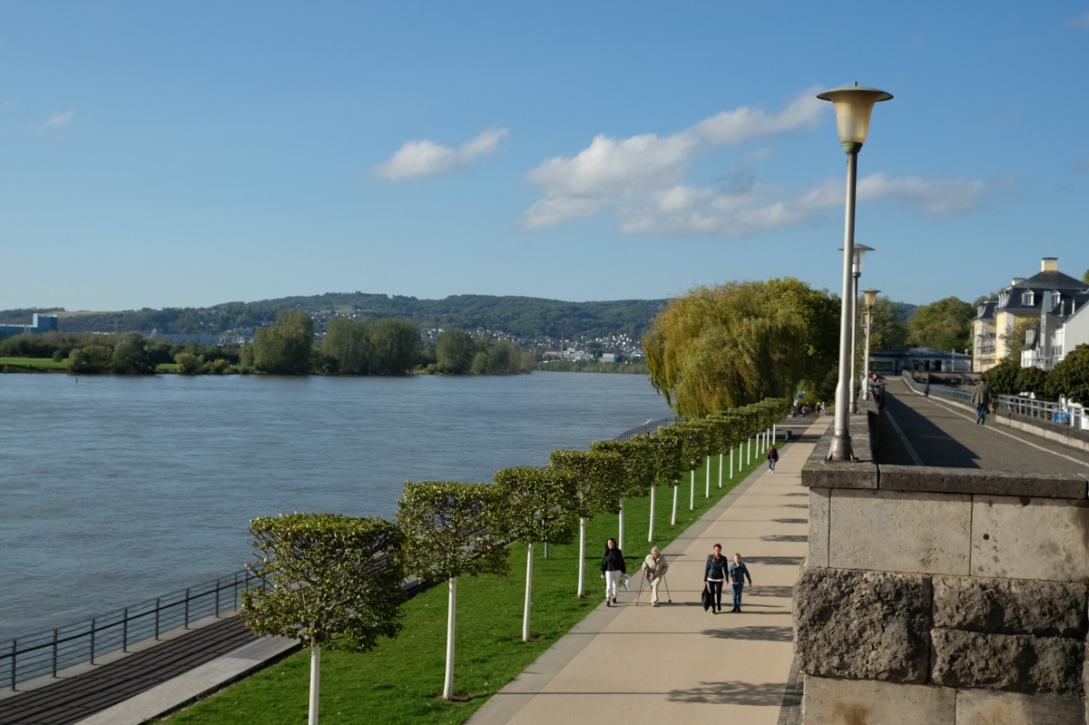 Die Fertigstellung der Deichuferpromenade sowie der Beleuchtung der Deichmauer und weiterer Bereiche wird am 4. Mai in Neuwied gefeiert. (Foto: Stadt Neuwied / Melanie Lange)