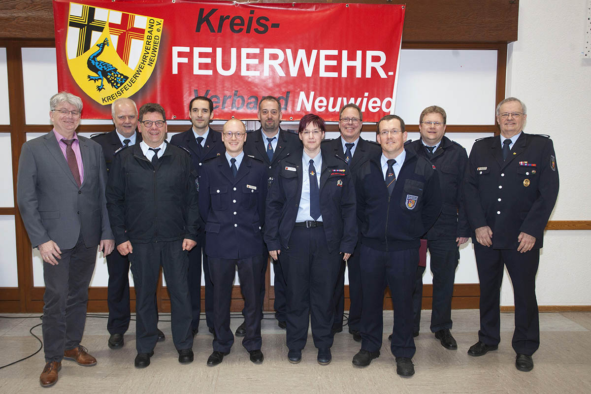 Von links: Ralf Seemann, Bernd Dillbahner, Andreas Schmidt, Matthias Lemgen, Marcel Hof, Martin Heumann, Sandra Schopp, Knut Walldorf, Andreas Buhr, Holger Kurz und Armin Bierbrauer. Foto: Kreisfeuerwehrverband/ Wolfgang Tischler