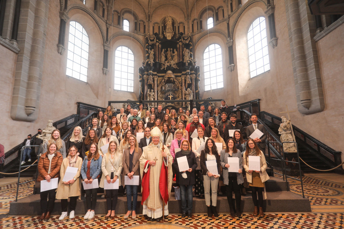 58 Frauen und Mnner haben die Lehrerlaubnis fr den Katholischen Religionsunterricht im Bistum Trier erhalten. (Foto: Bischfliche Pressestelle Trier)