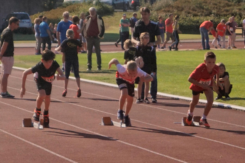 Spannende Sprints bei den Leichtathleten in Dierdorf. Foto: Verein