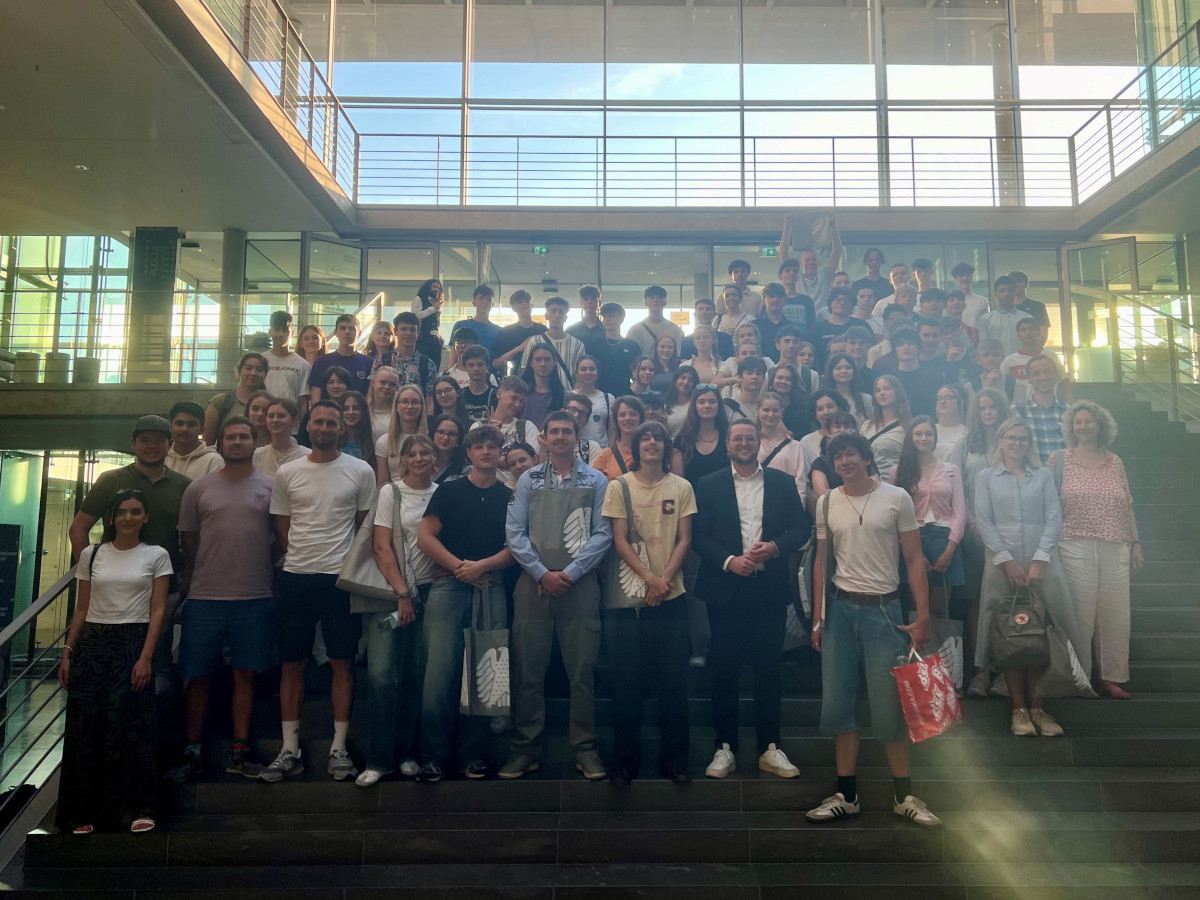 Besonderer Besuch fr den heimischen Bundestagsabgeordneten Martin Diedenhofen (SPD) in Berlin: Kurz vor der Sommerpause empfing er Schlerinnen und Schler des Martinus-Gymnasium Linz (MGL). (Foto: Privat)