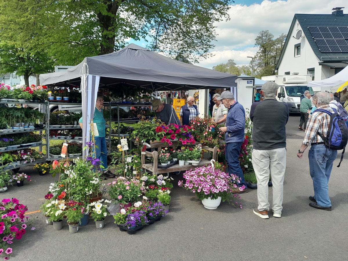 Dreschhallenmarkt in Driedorf-Mnchhausen: Ein kleiner Ort wird zum Ziel fr Genieer