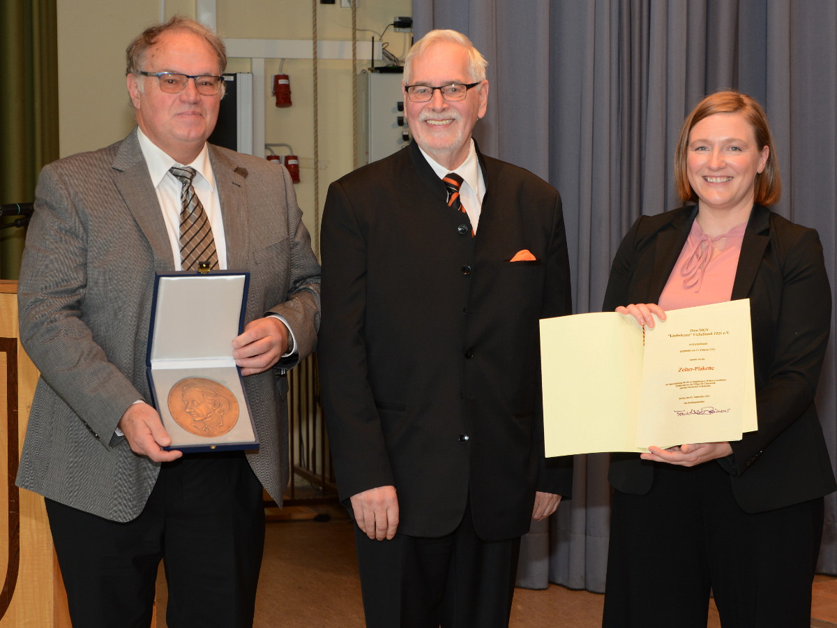 Der MGV Liederkranz Eichelhardt hat die Zelter-Plakette erhalten. (Foto: Dieter Hammann / CVdP)