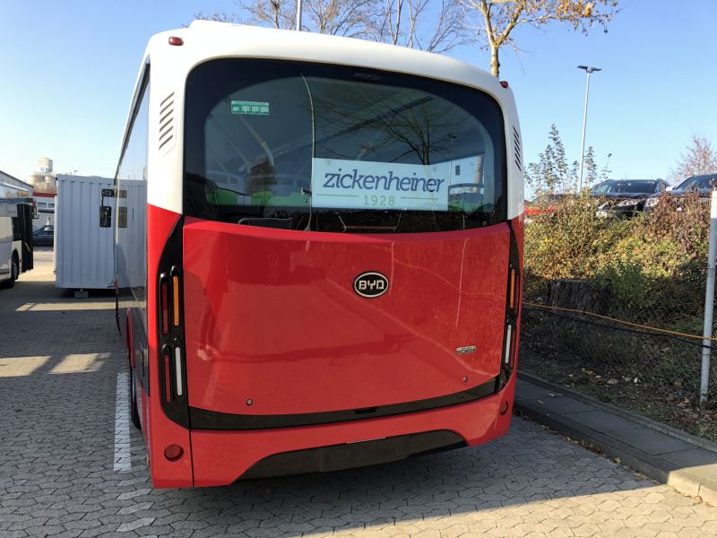 Elektrobusse fahren durch Neuwied. Foto: privat