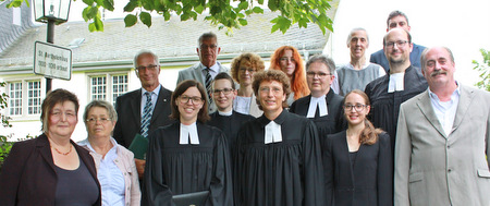 Claudia Elsenbast (vorne, 3. von links) ist die neue Pfarrerin der Evangelischen Kirchengemeinde Hachenburg-Altstadt. (Foto: Evangelisches Dekanat Westerwald) 