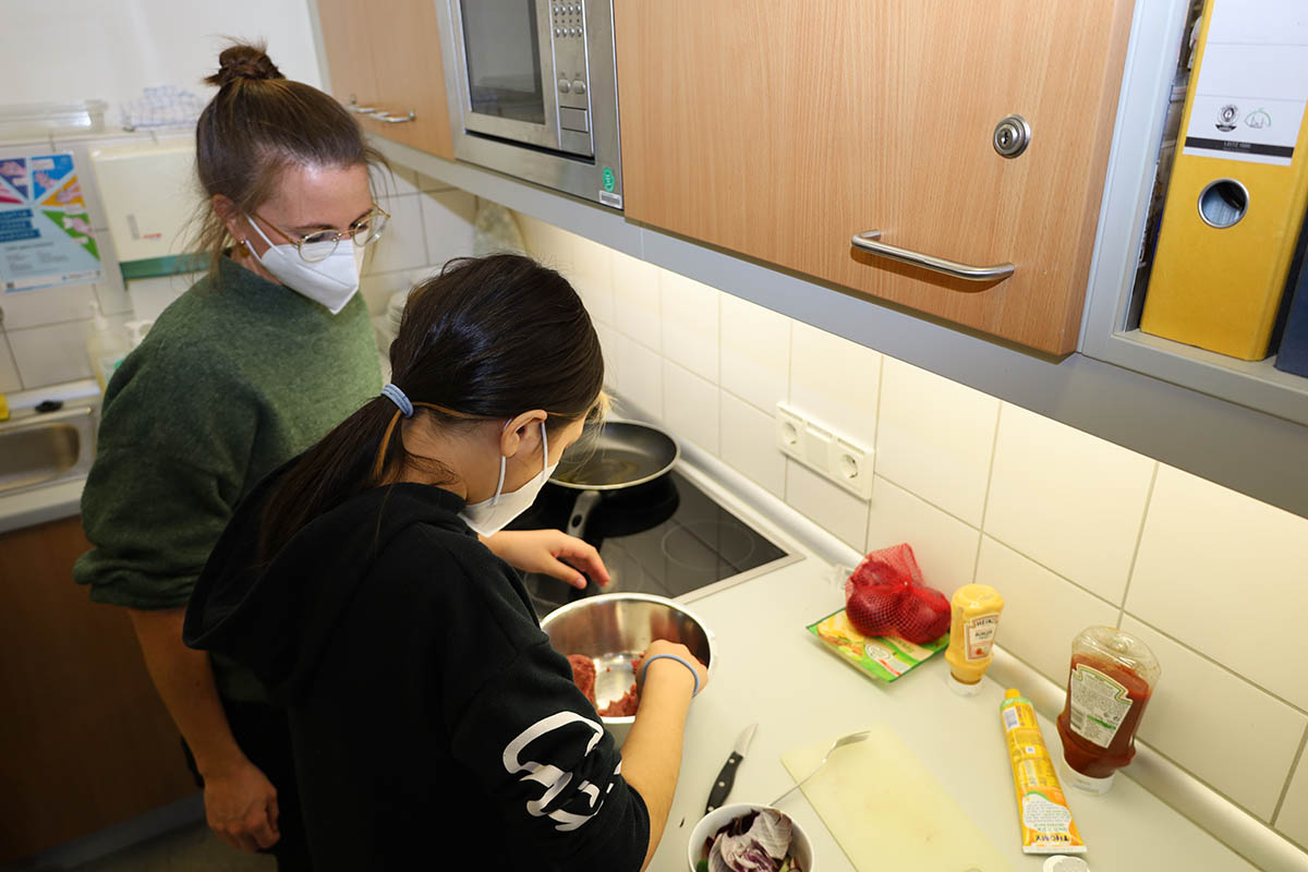 Die Geduld und Energie der Eltern kann beim Thema "Essen" manches Mal auf eine harte Probe gestellt werden. Foto: DRK-Kinderklinik Siegen