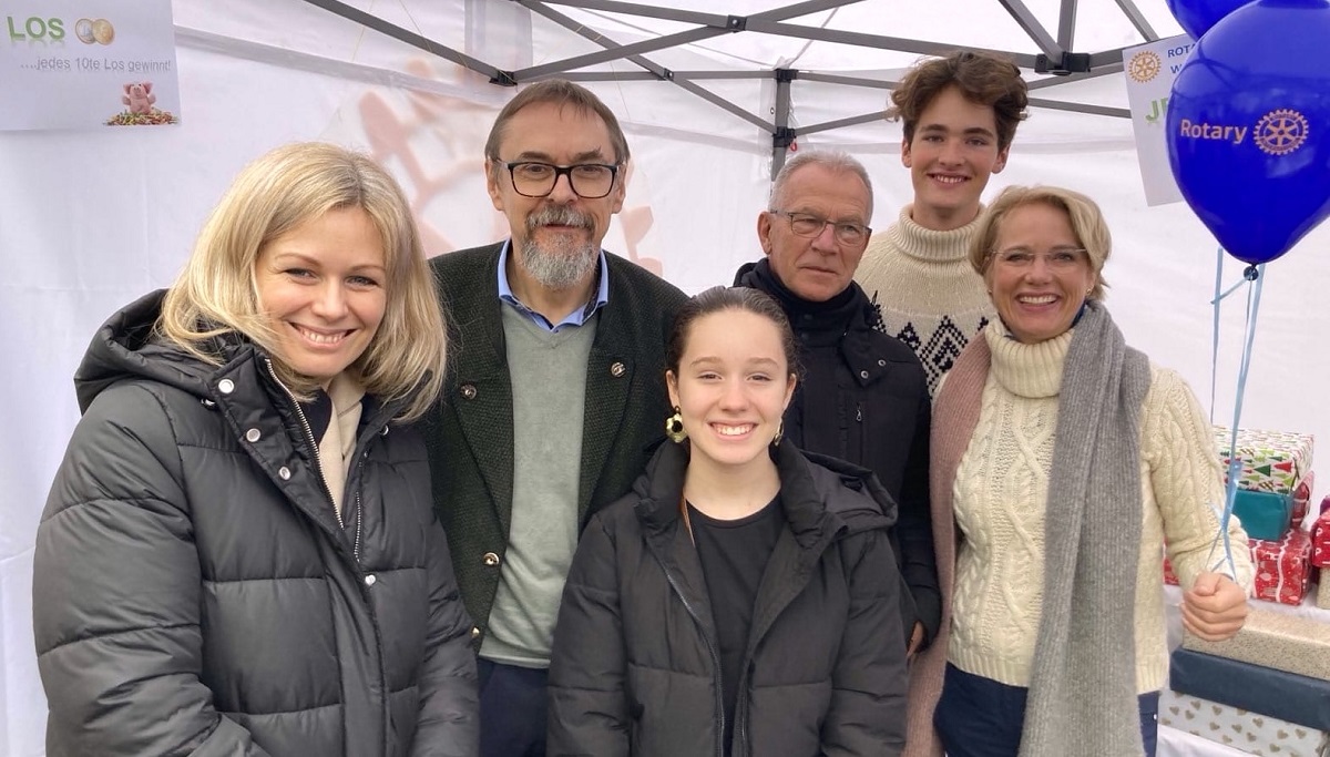 Rotary Club Westerwald auf dem Katharinenmarkt in Hachenburg: Tradition trifft auf soziales Engagement 