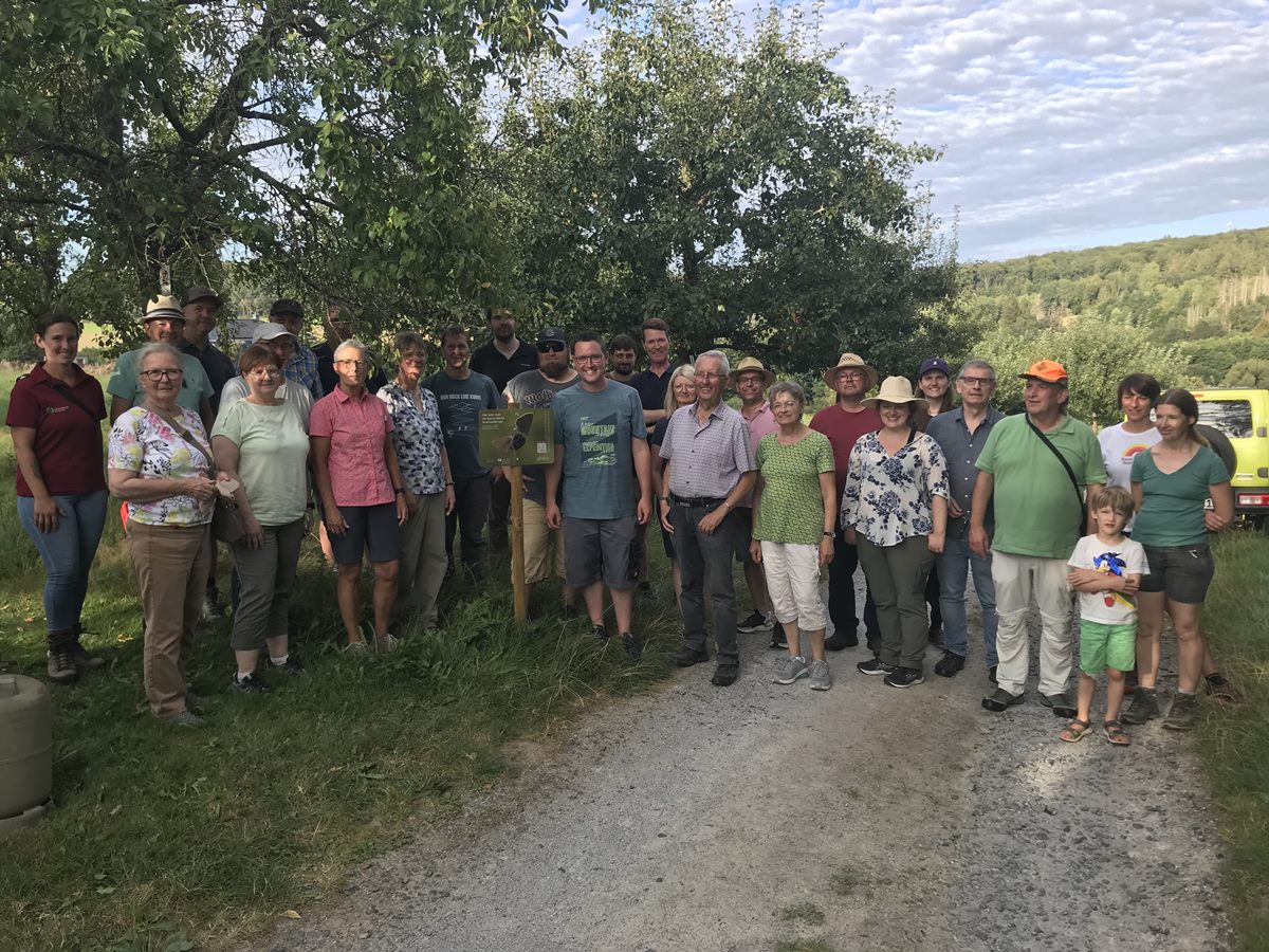 Die Teilnehmer der Exkursion bekamen viel Interessantes zu sehen. (Foto: Ortsgemeinde Oberelbert/Sarah Stendebach)