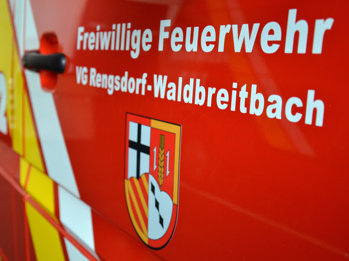 Kind lst in Anhausen versehentlich Notruf aus: Feuerwehr und Rettungsdienst rcken aus