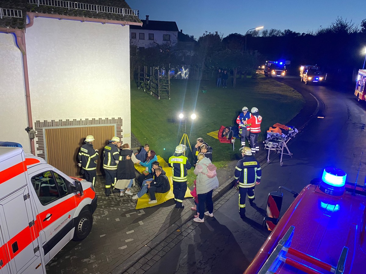 Groe Einsatzbung der Feuerwehr in Welkenbach