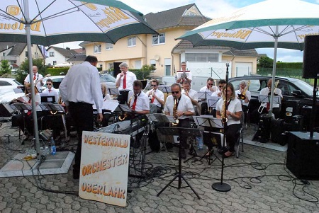 Das Westerwald Orchester spielte zum Frhschoppen. (Foto: kk)