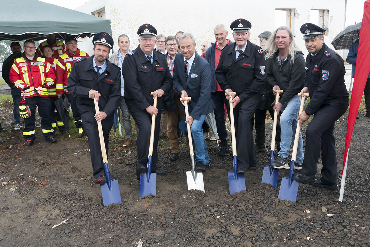 Spatenstich fr das neue Feuerwehrhaus Lichtheck