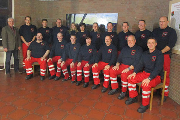 Das Team der First Responder Puderbach mit Brgermeister Volker Mendel (links). Foto: privat