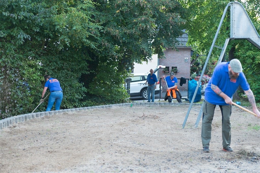 Die FWG schaut hin - und macht Spielplatz wieder flott