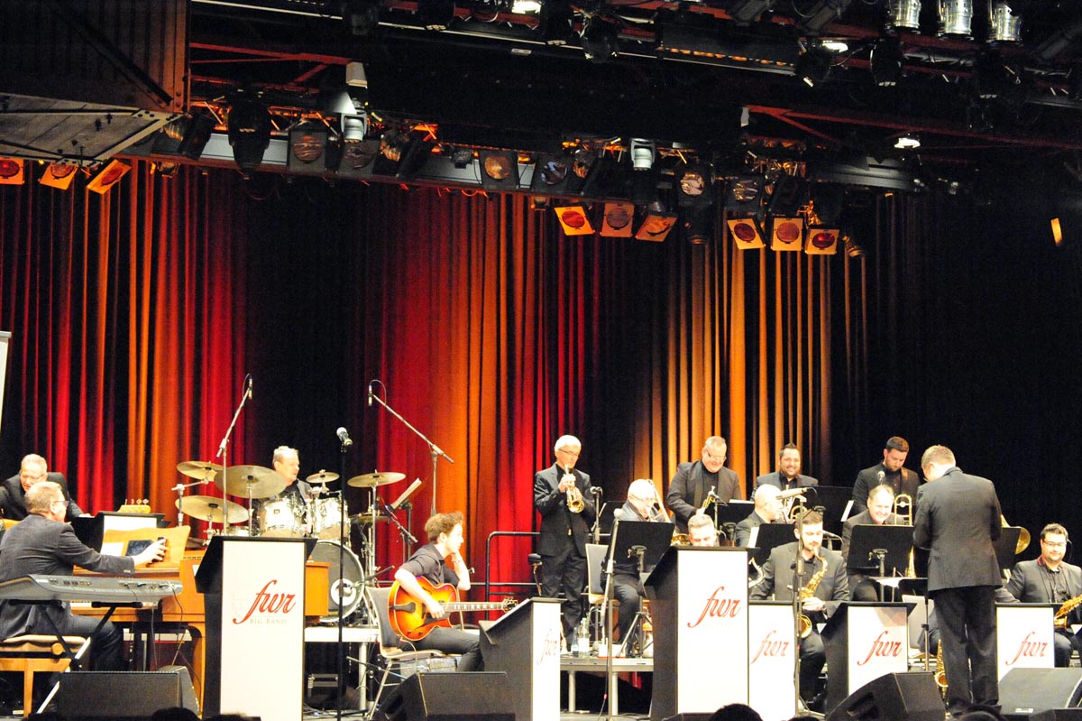 Mit Swing ins neue Jahr: Die FWR Big Band brillierte im Kulturwerk Wissen