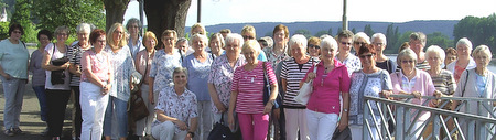 Die Hammer Landfrauen waren auf Tour: Ziel war Leutesdorf am Rhein. Konkret: die dortige Brombeerschenke. (Foto: Verein)