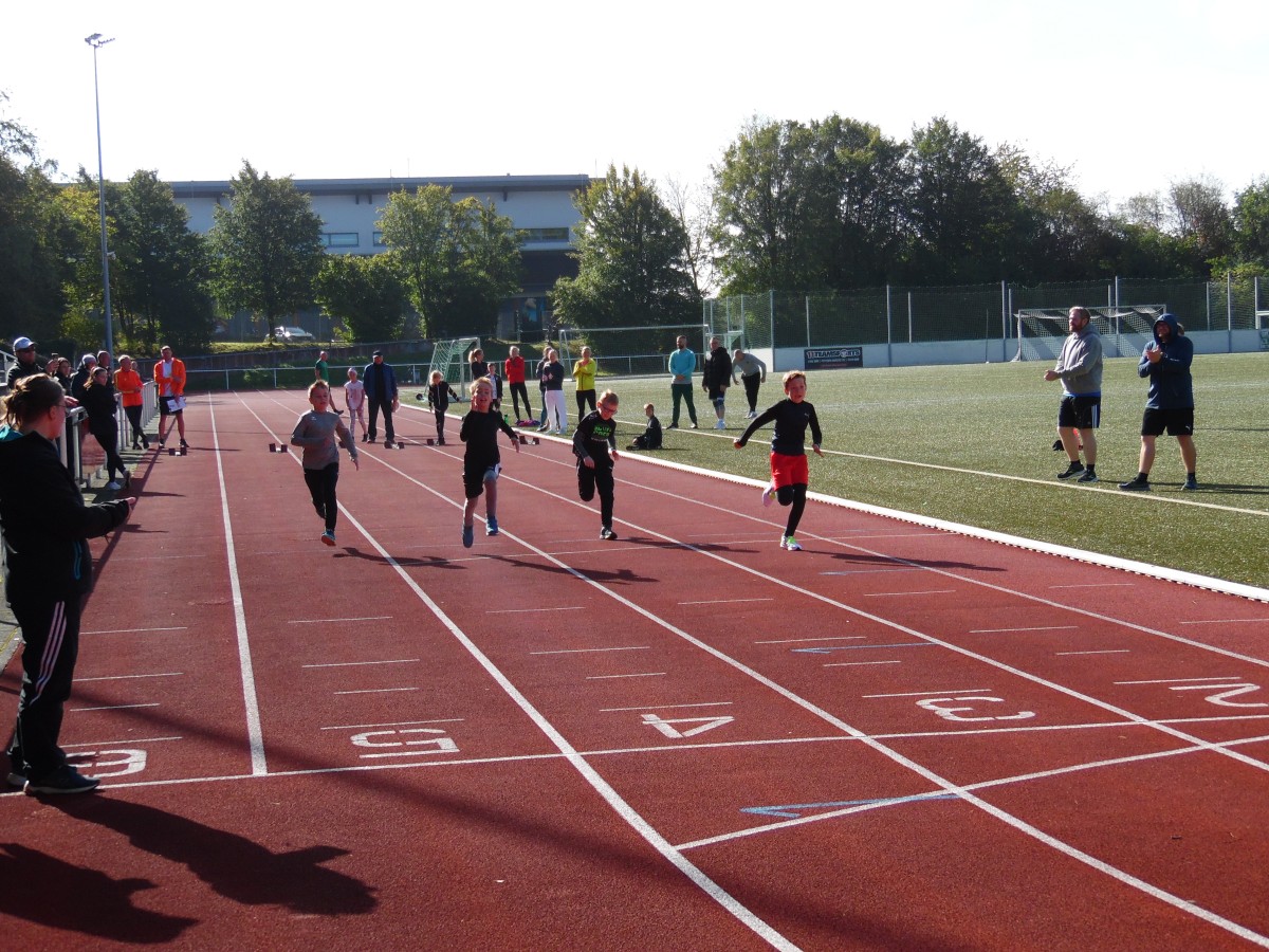 Erfolgreicher Familiensportsonntag im Wirtgen-Group Stadion Windhagen