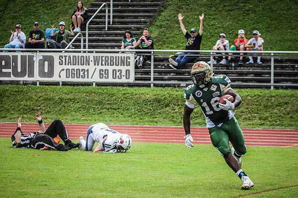 Kaleb Leach beim Touchdown im Hinspiel gegen Ravensburg. Foto: fischkoppMedien