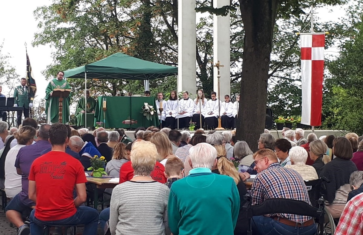 Festgottesdienst und Feier in Irlich